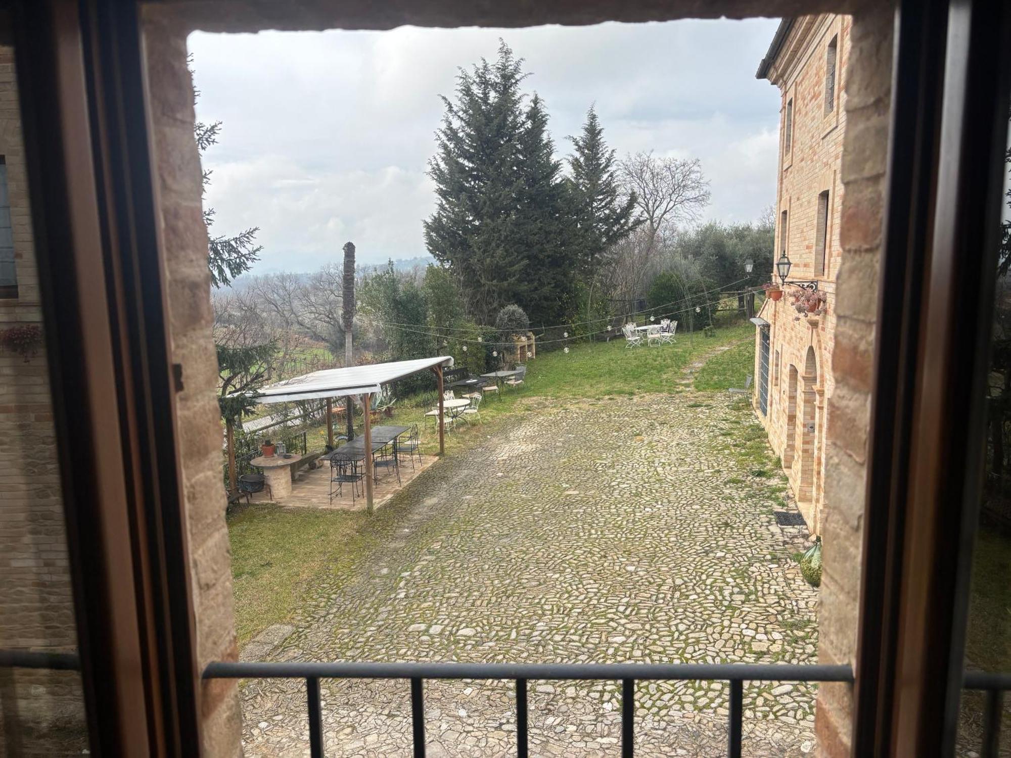 I Sassi Di San Giuseppe Guest House Montegiorgio Екстериор снимка